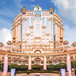 5* Hotell Swissotel Al Murooj